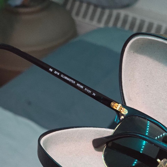 Ray ban glasses - Picture 3 of 3